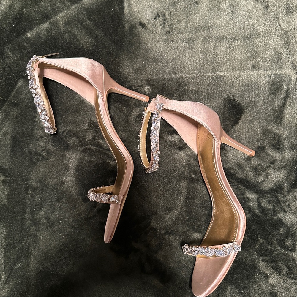 NWT Belle Badgley Mischka Pink Heels with Rhinestone - Picture 3 of 4